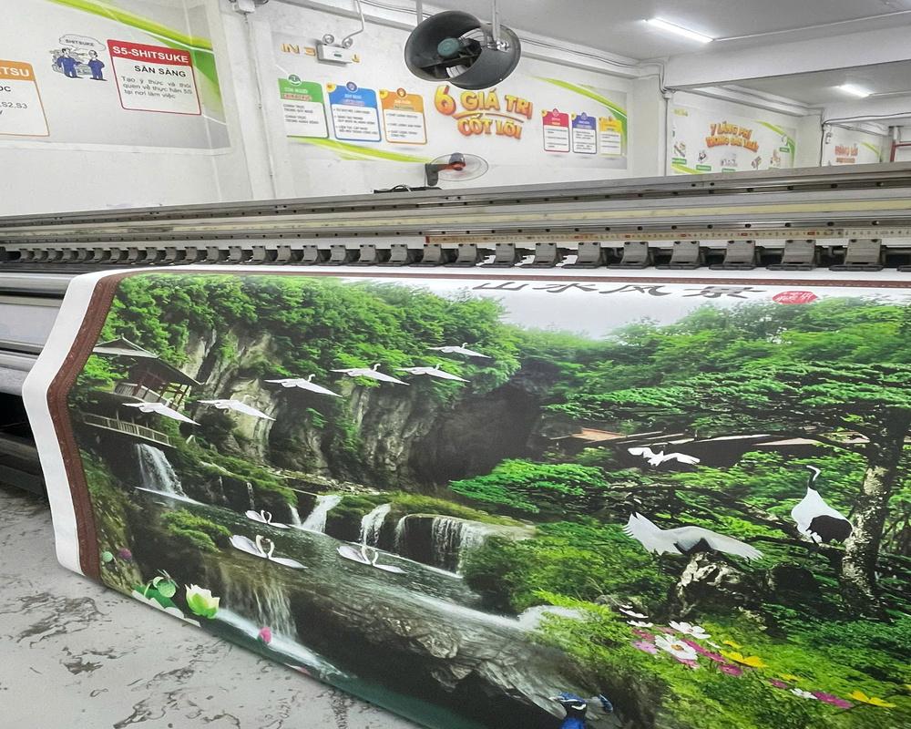 Sử dụng máy IN UV trên lụa kim tuyến